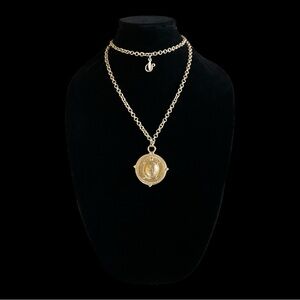 CHICO’S Reversible Pendant Necklace on Round Goldtone Chain